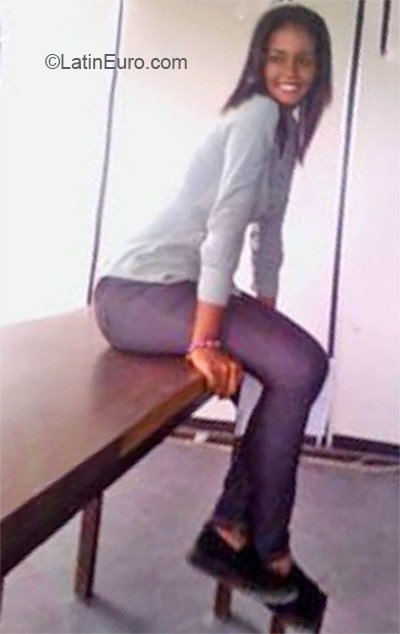 Date this foxy Venezuela girl Stefanie from Maturin VE2667