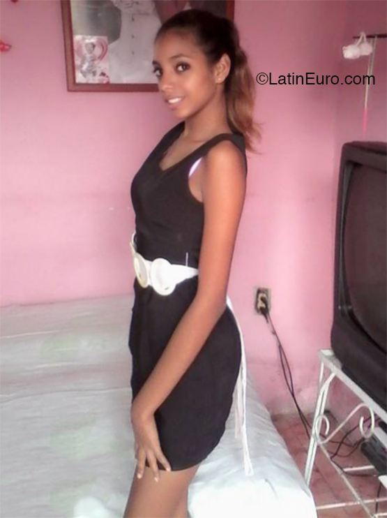 Date this georgeous Cuba girl Betty from Havana CU592