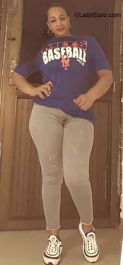 Date this charming Colombia girl Ana maritza from Buenaventura CO26053