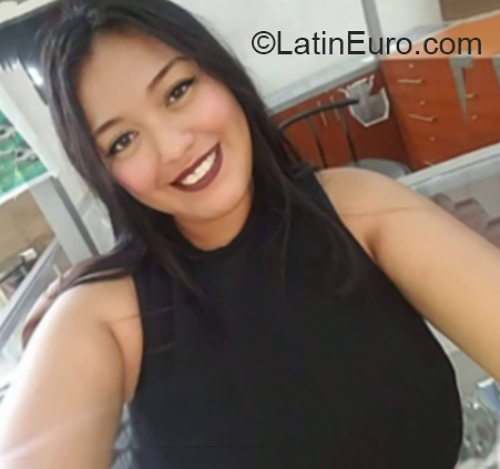 Date this beautiful Guatemala girl Yanni from Guatemala City GT115