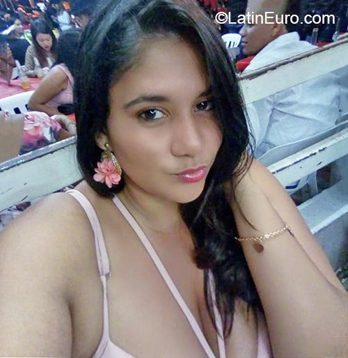 Date this attractive Colombia girl Mariana from Valledupar CO26090