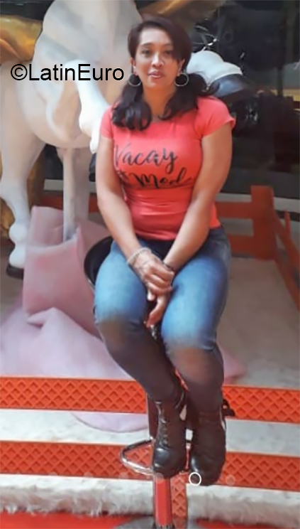Date this beautiful Colombia girl Nidia from Bogota CO26091