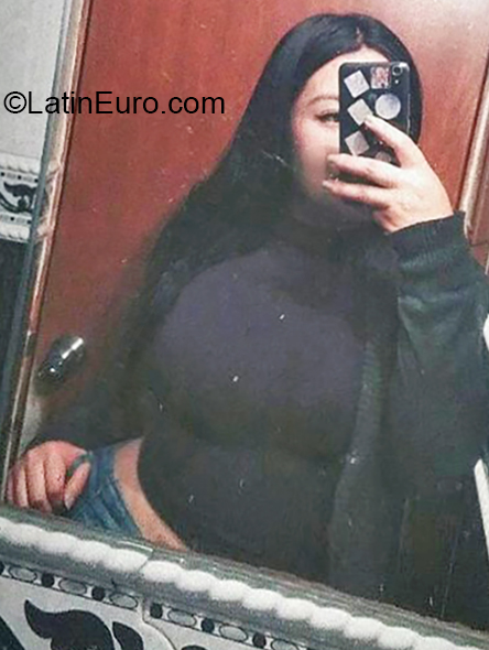 Date this gorgeous Venezuela girl Sofia from Chacao VE2736