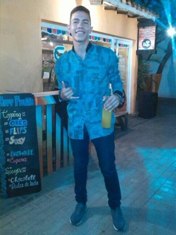 Date this attractive Venezuela man Alexander from Barcelona VE2741