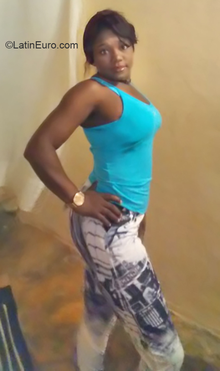 Date this happy Dominican Republic girl Alejandra from Santo Domingo DO36295