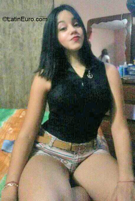 Date this cute Venezuela girl Ana from Barquisimeto VE2744