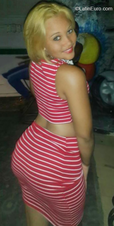 Date this foxy Dominican Republic girl Lisy from Santo Domingo DO36345