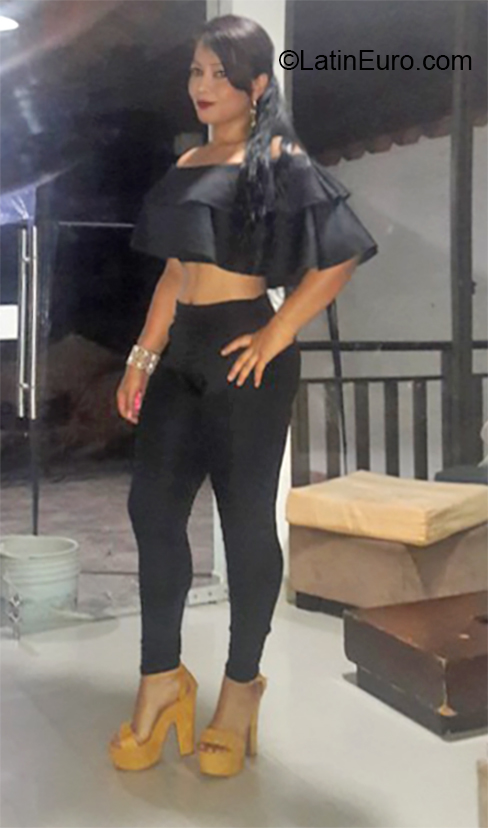 Date this gorgeous Colombia girl Yuni from Riosucio CO26242