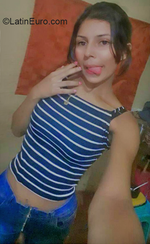 Date this fun Venezuela girl Angelicadreams from Bolivar VE2767