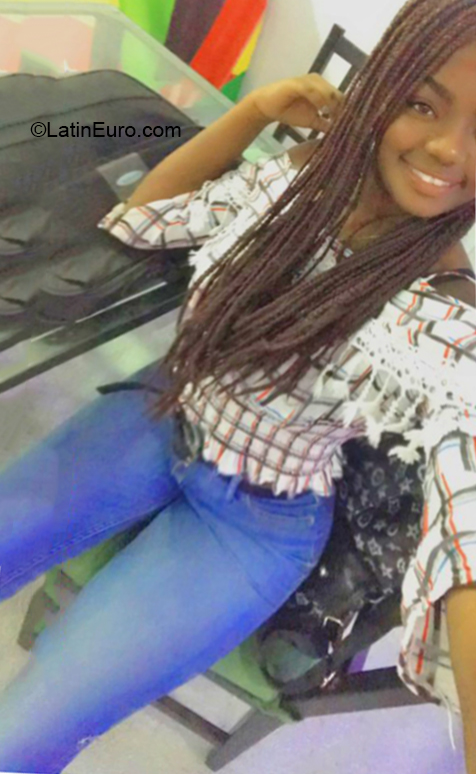 Date this beautiful Dominican Republic girl Abigail from San Pedro De Macoris DO36478