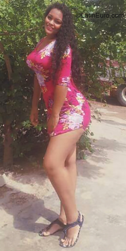 Date this stunning Venezuela girl Wilmery from Falcon VE2776