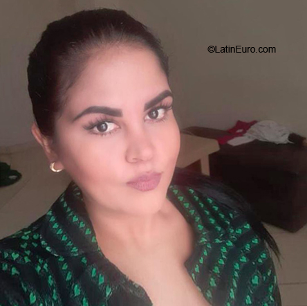 Date this good-looking Colombia girl Maoly from Bogota CO26273