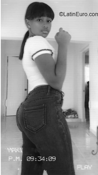 Date this sultry Dominican Republic girl Maxil from Hato Mayor DO36585