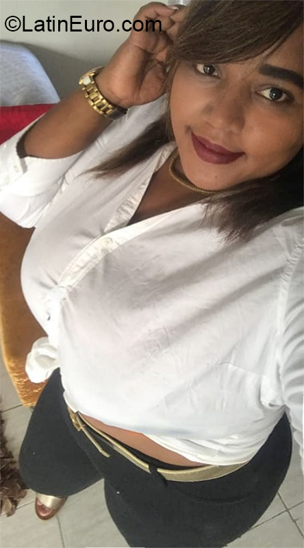 Date this georgeous Dominican Republic girl Yory from Santo Domingo DO40090