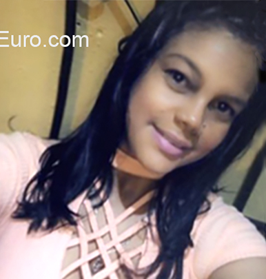 Date this hot Dominican Republic girl Ashley from Santiago DO36628