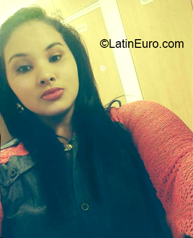 Date this nice looking Venezuela girl Andreina from Venezuela VE2817