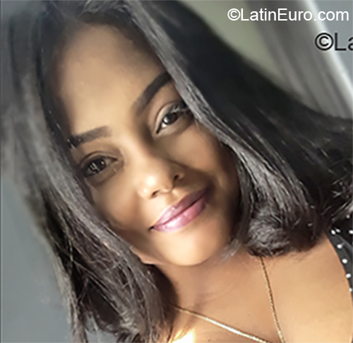 Date this stunning Dominican Republic girl Maria Fernanda from Santo Domingo DO36746