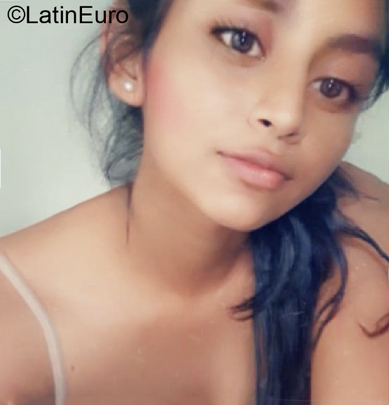 Date this charming El Salvador girl Eunice from San Salvador SV101