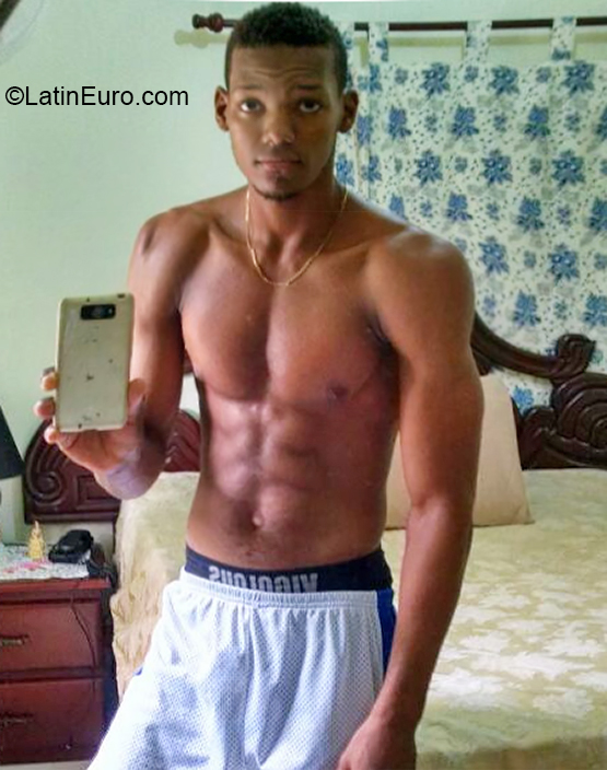 Date this stunning Dominican Republic man Jore from Santo Domingo DO36772