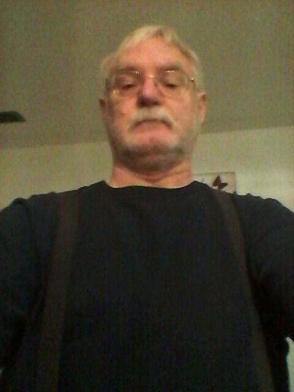 Date this sultry Canada man Mike from Vancouver CA825