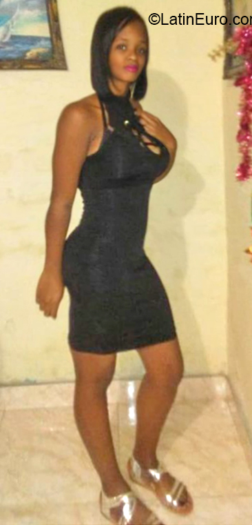 Date this stunning Dominican Republic girl Yuleisi from Santo Domingo DO36802