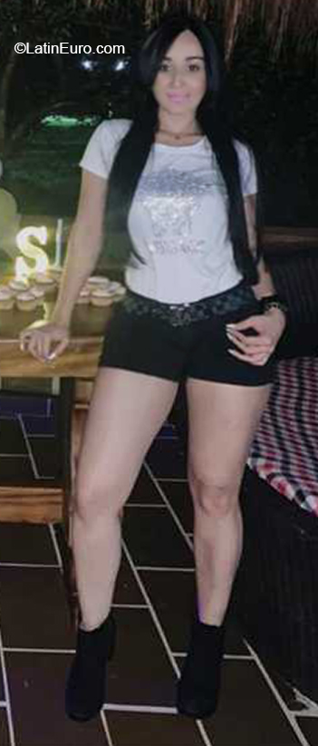 Date this charming Colombia girl Ana from Medellin CO26414