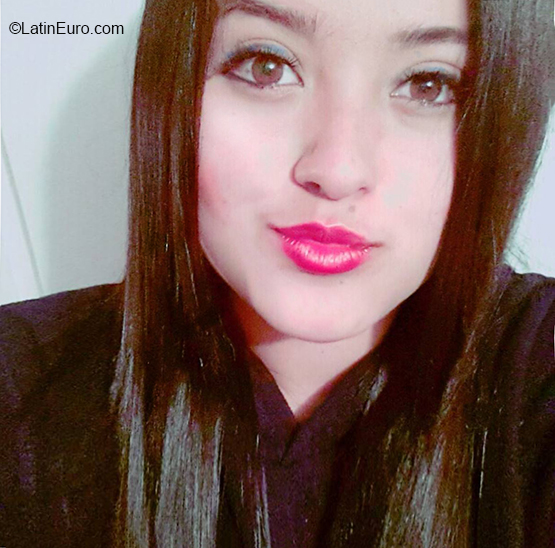 Date this charming Ecuador girl Jhoana from Guaranda EC411