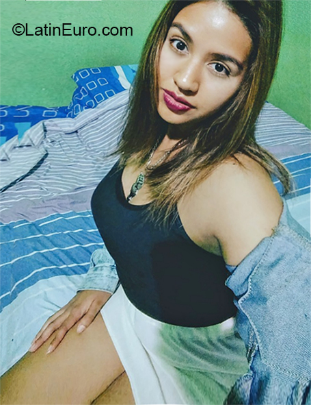 Date this beautiful Argentina girl Natacha from Salta AR539