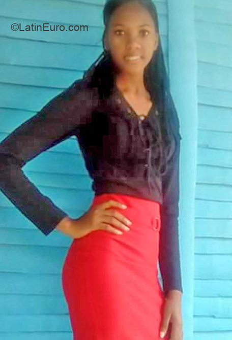 Date this stunning Dominican Republic girl Yoelina from Monte Plata DO36872