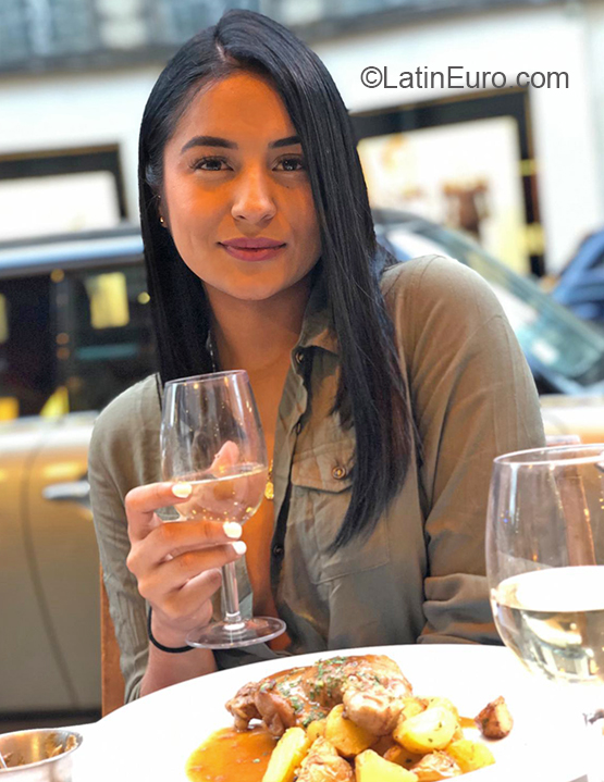 Date this cute Colombia girl Natalia from Medellin CO26452