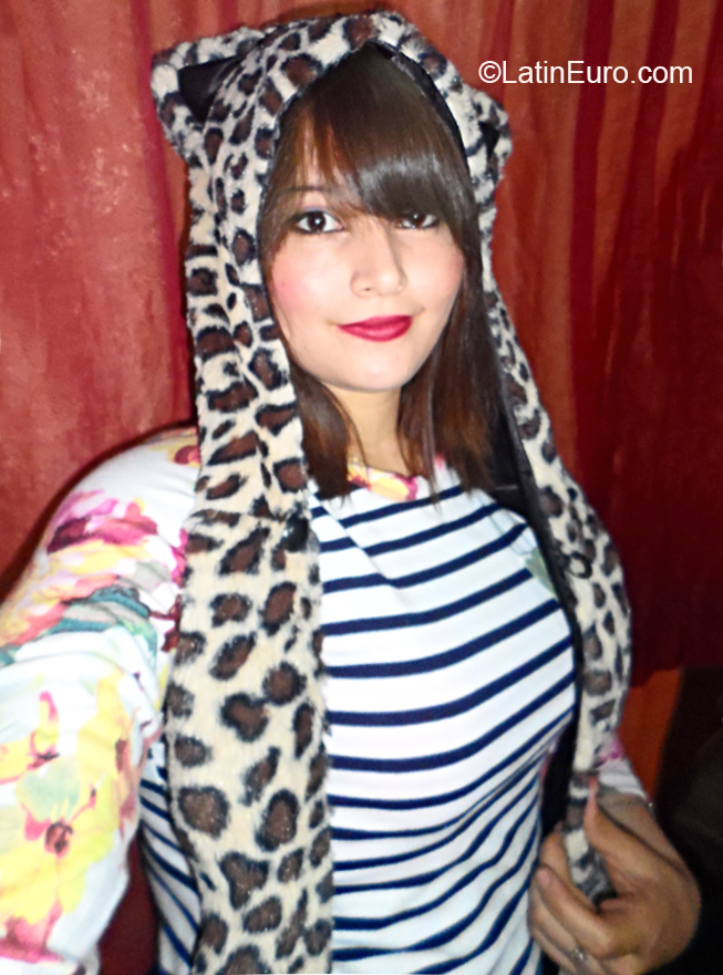 Date this gorgeous El Salvador girl Monika from San Salvador SV104