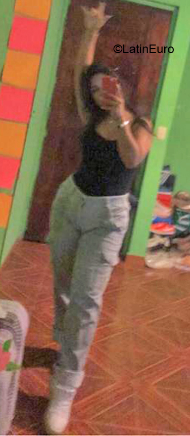 Date this attractive Peru girl Ariana from Lima PE1469