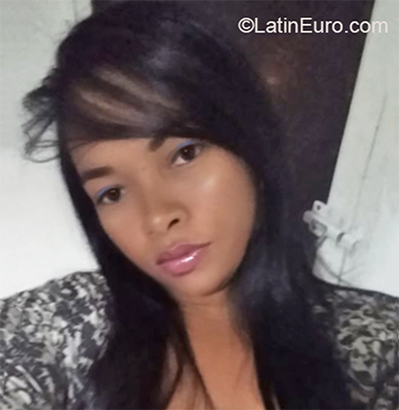 Date this gorgeous Colombia girl Yeliza from Cartagena CO26476