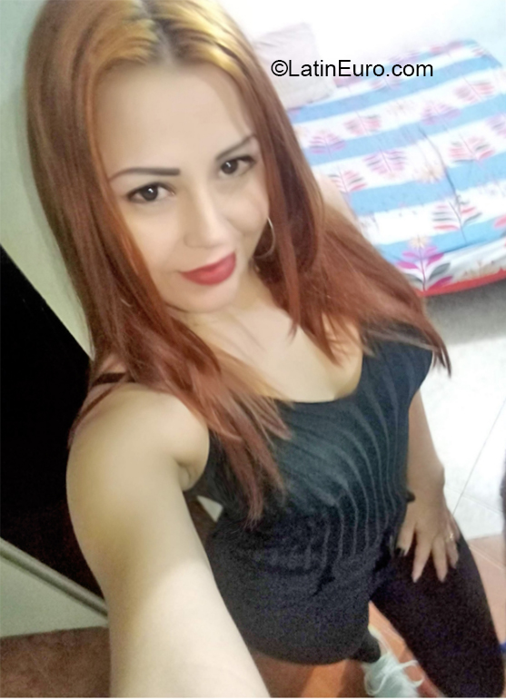 Date this lovely Venezuela girl Valentina from Merida VE2878