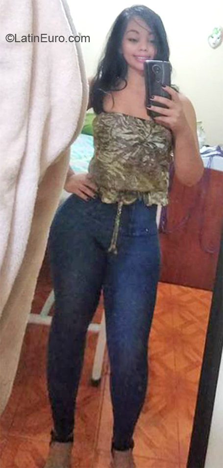 Date this cute Peru girl Karla from Lima VE2880