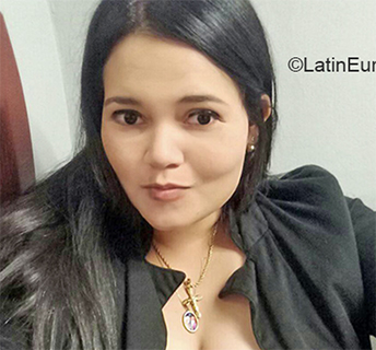 Date this cute Venezuela girl Veronica from Barquisimeto VE2884