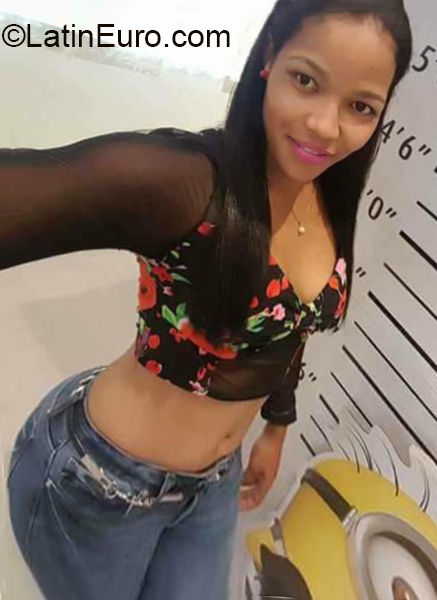 Date this fun Dominican Republic girl Alba from Puerto Plata DO36962