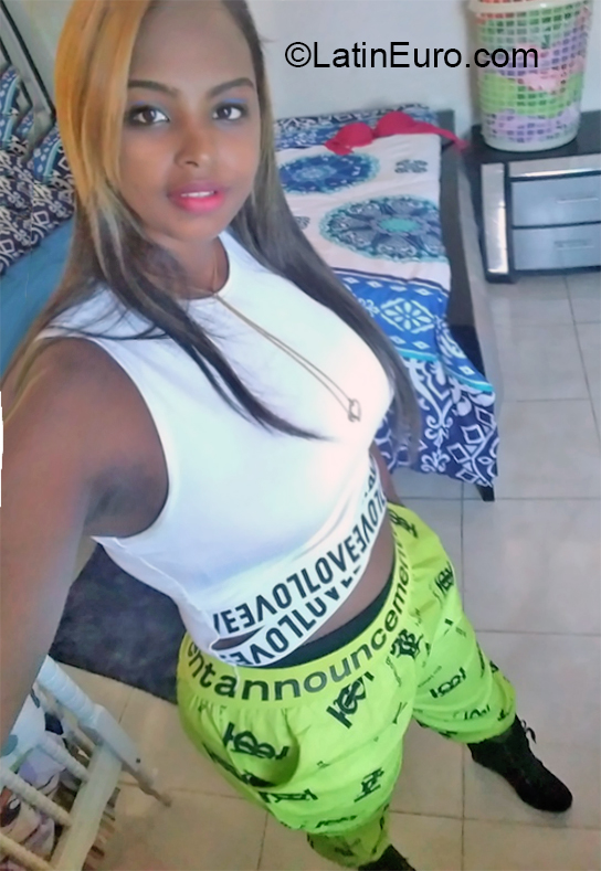 Date this athletic Dominican Republic girl Maria from Puerto Plata DO36966