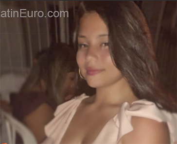 Date this young Colombia girl Angelica from Bogota CO26510