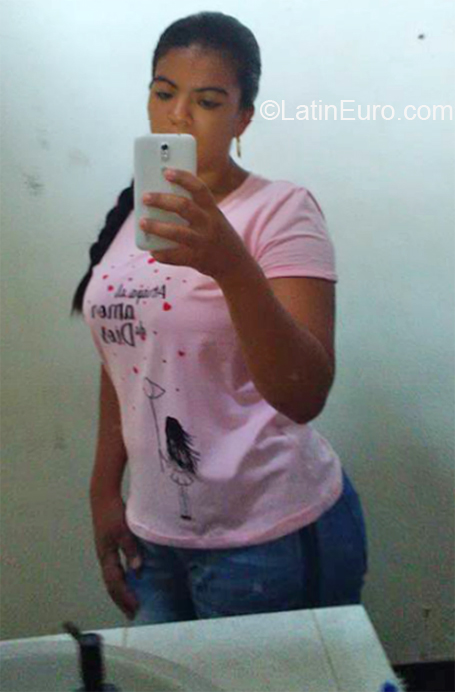 Date this good-looking Colombia girl Carolina from Puerto Boyaca CO26532