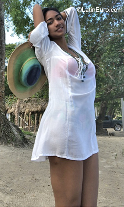 Date this happy Dominican Republic girl Rama from Sabto Domingo DO37040