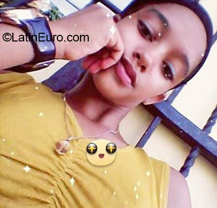 Date this delightful Dominican Republic girl Genesis from Santo Domingo DO37041