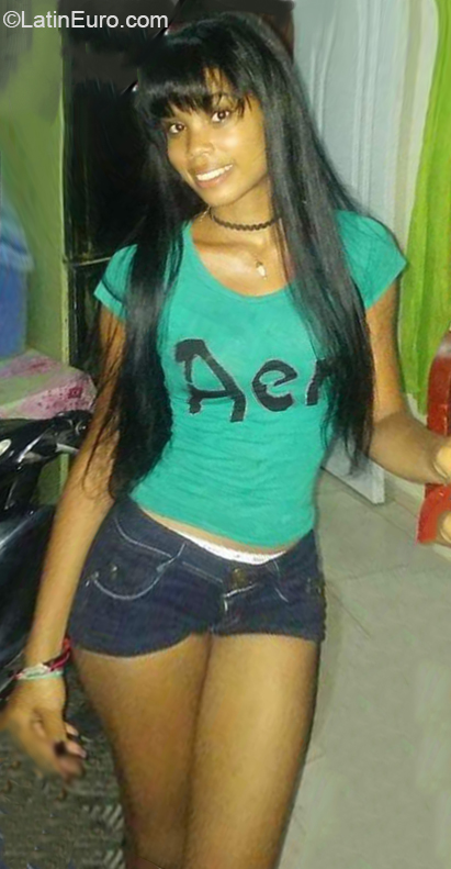 Date this gorgeous Dominican Republic girl Yoelne from Mao Valverde DO37042