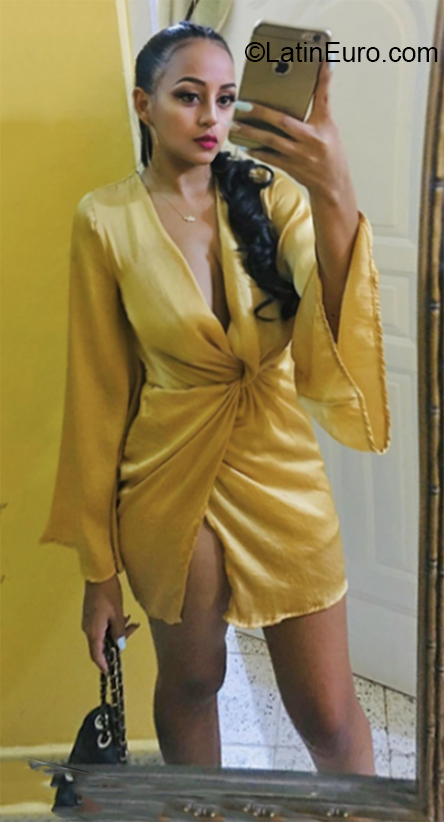Date this funny Dominican Republic girl India from Santiago DO37073