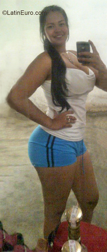 Date this stunning Venezuela girl Krismar from Barinas VE3035