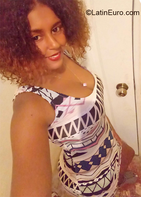 Date this fun Dominican Republic girl Yosi from San Pedro de Macoris DO37158