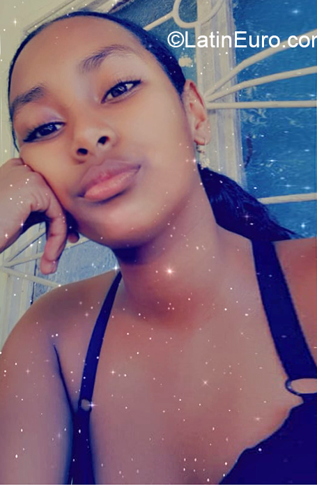 Date this fun Colombia girl Karen from Florencia CO26637