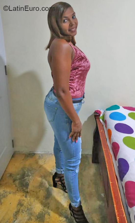 Date this georgeous Dominican Republic girl Tania ascota from Santo Domingo DO37297