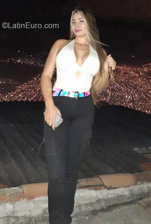 Date this tall Colombia girl Yenni from Medellin CO26743