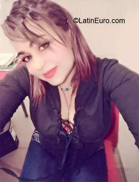 Date this foxy Colombia girl Lucy from Barranquilla CO26763